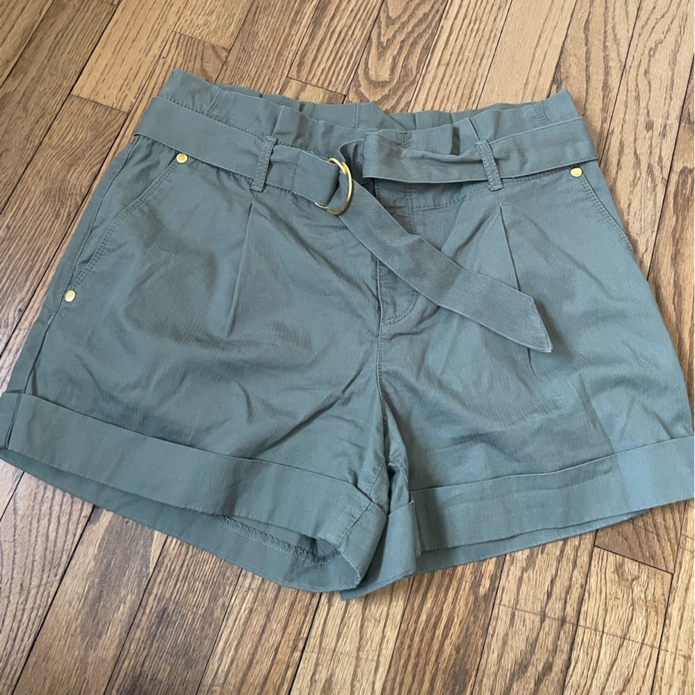 Green LOFT shorts Size 4 NWOT
